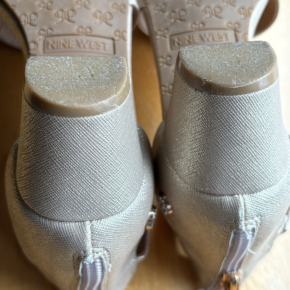 KIDS Nine West Elizabeth Shimmer gold dress shoes - Picture 9 of 11